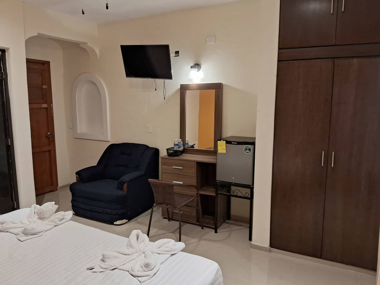 Deluxe Room deluxe-4.jpg