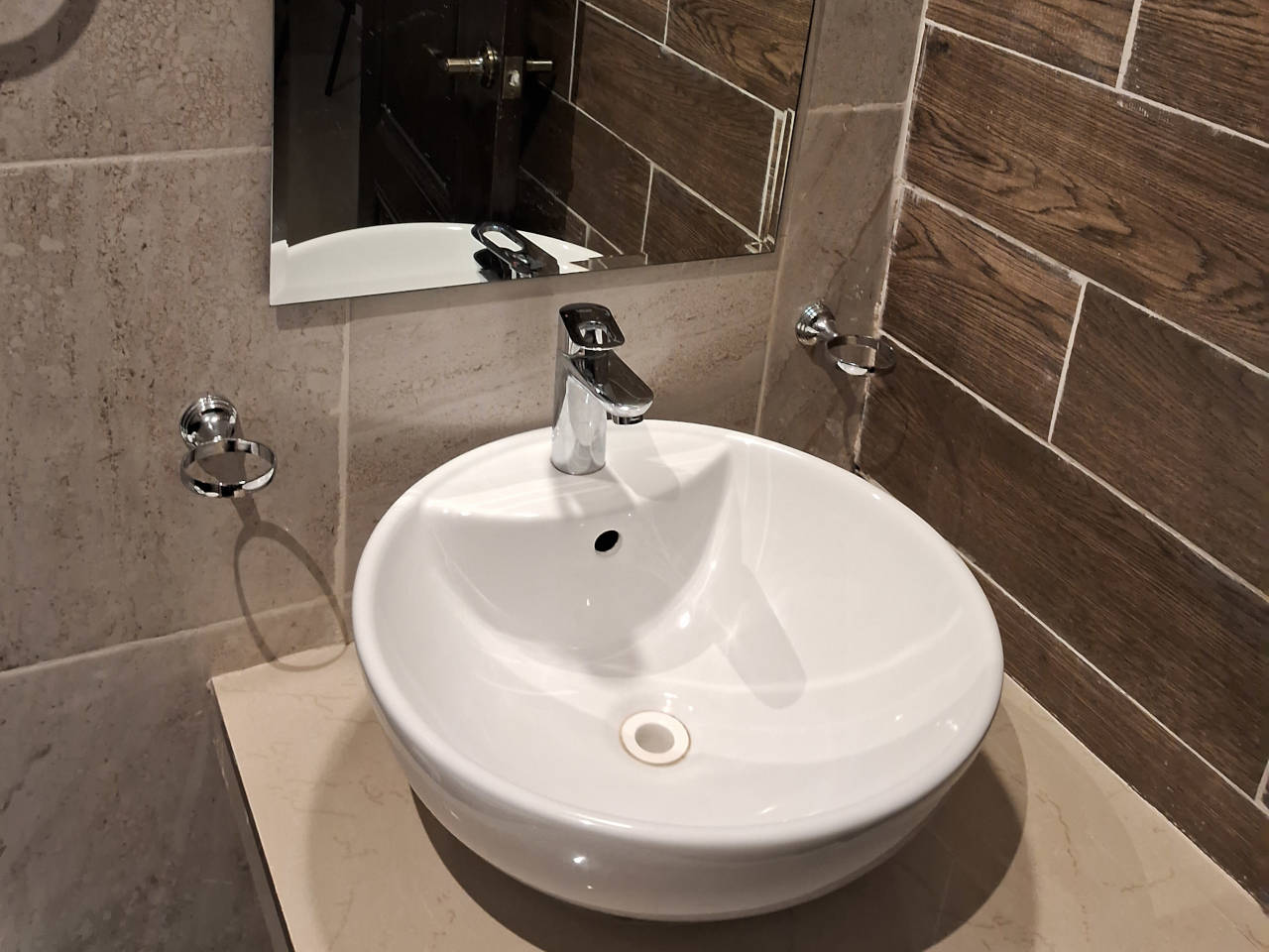 Deluxe Room deluxe-5.jpg